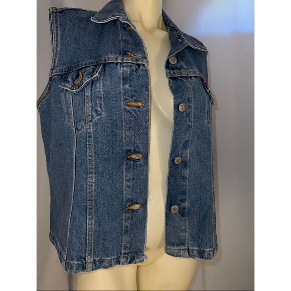 Levi’s Red Tab Denim Vest – Classic Blue Jean Sleeveless Jacket - Picture 3 of 14